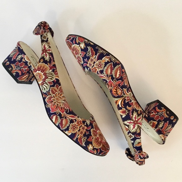 Bettye by Bettye Muller ‘Wisp’ Slingback Pumps - Picture 10 of 12
